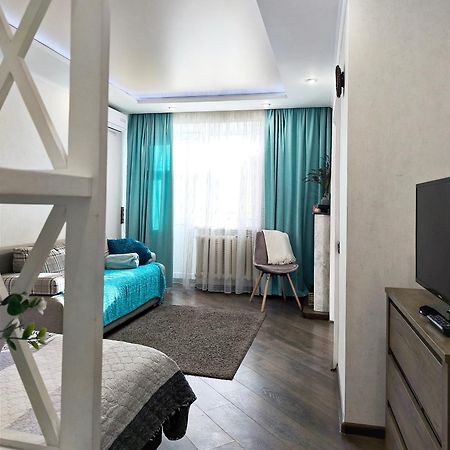 Бирюзовый Стиль Chernihiv Ngoại thất bức ảnh